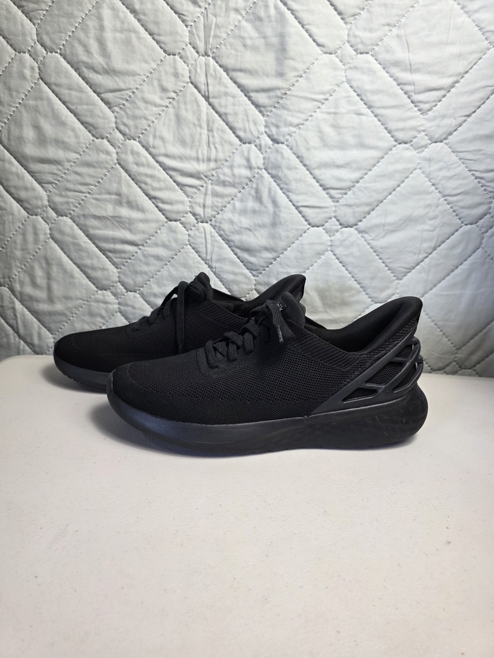 Kizik Athens Black Outsole Womens 12 /Athletic Sneaker Sz 11 Men's Wide